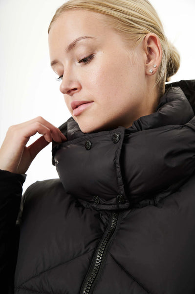 Eleven Elfs Finnja | Black & Chili Red