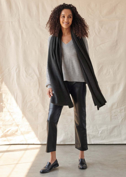 White + Warren Cashmere Travel Wrap- Charcoal Heather