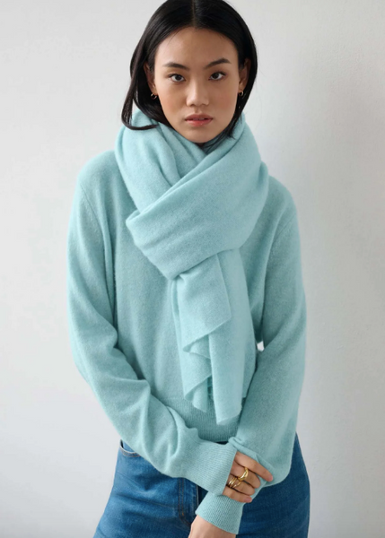 White + Warren Cashmere Travel Wrap- Soft Jade Heather