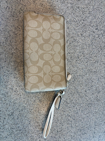 Pre-Loved Coach Cream Monogram Clutch