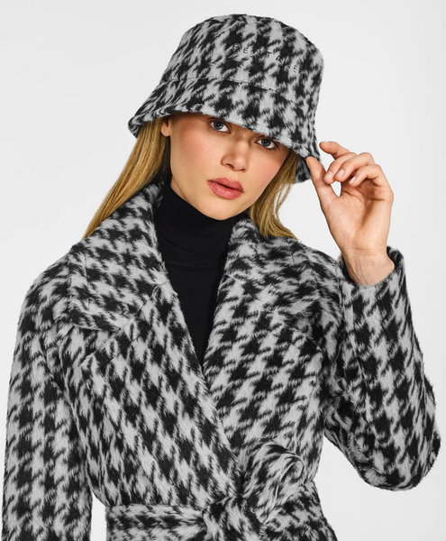 SENTALER Black & White Houndstooth Suri Alpaca Bucket Hat