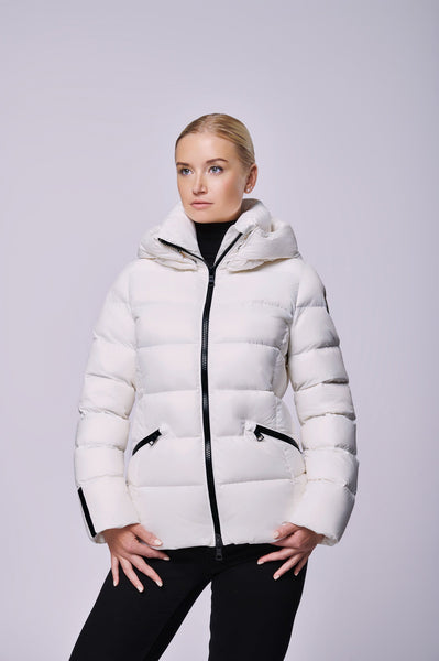 EIRA | WHITE & BLACK