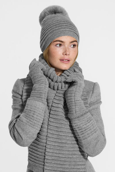 GREY ADULT RIBBED HAT WITH OVERSIZED FUR POMPON